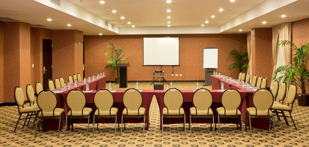 Отель Eurobuilding Express Майкетия Экстерьер фото Meeting room